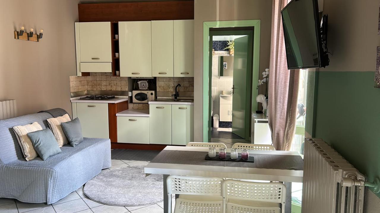Апартаменти Bon Bon Del Corso Con Terrazzo E Aria Condizionata Асті Екстер'єр фото
